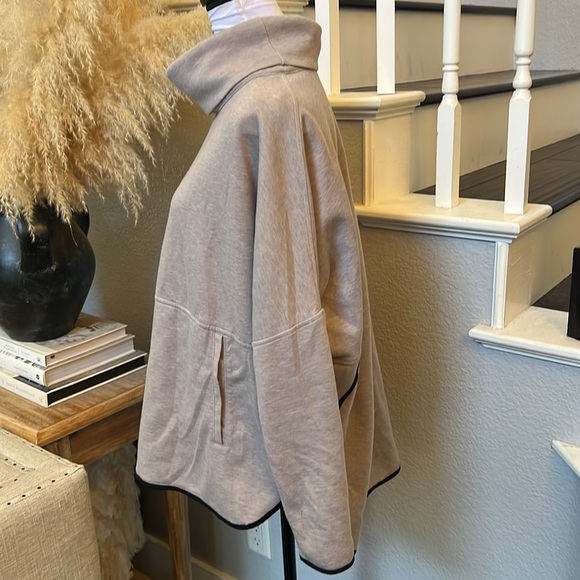 The North Face Gray Slacker Poncho Sweater Size Medium - Picture 5 of 9